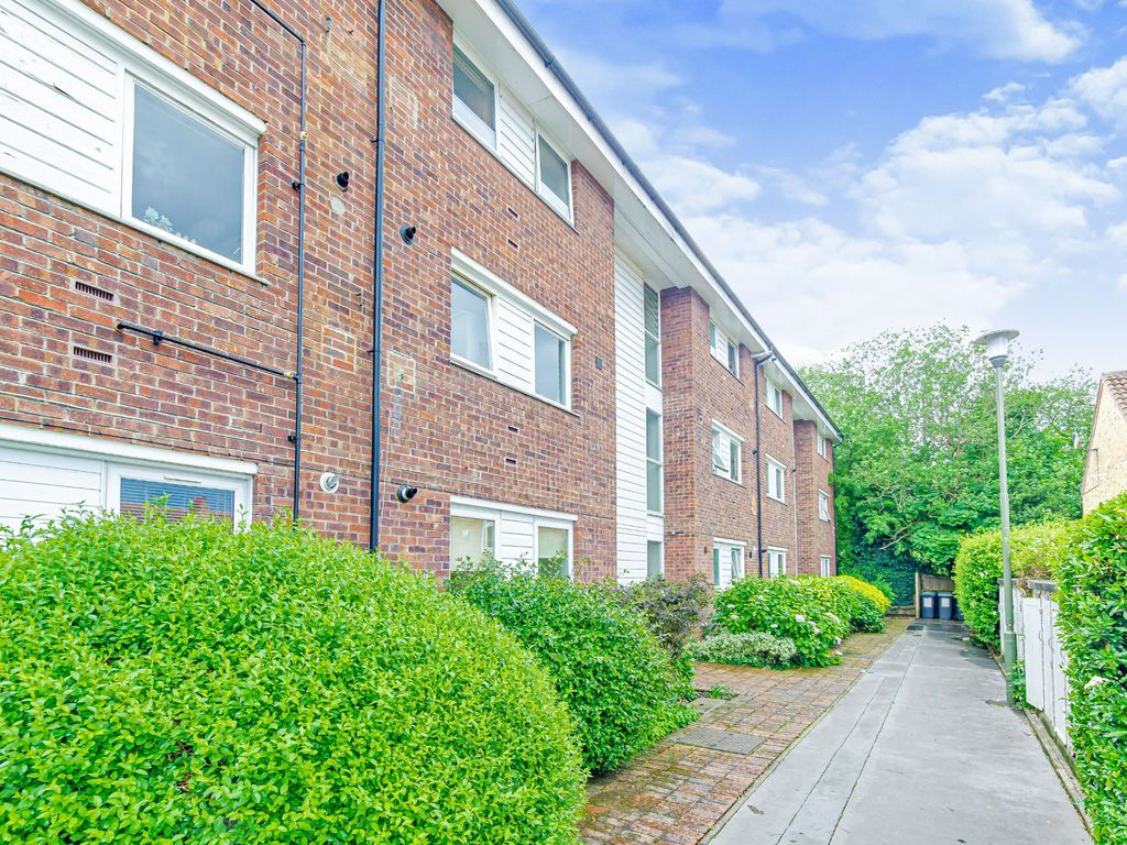 Invicta Close, Chislehurst BR7  