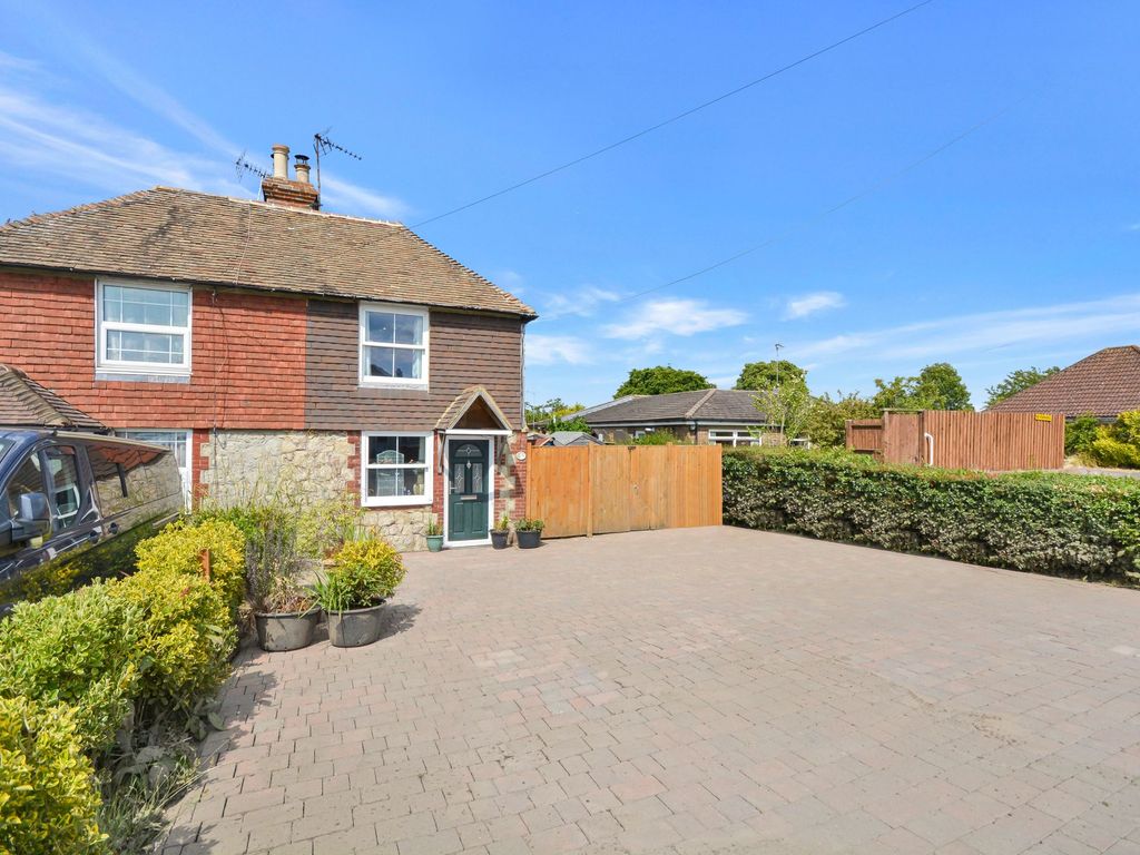 2 bed cottage for sale in Beaver Lane, Ashford TN23, £280,000 Zoopla
