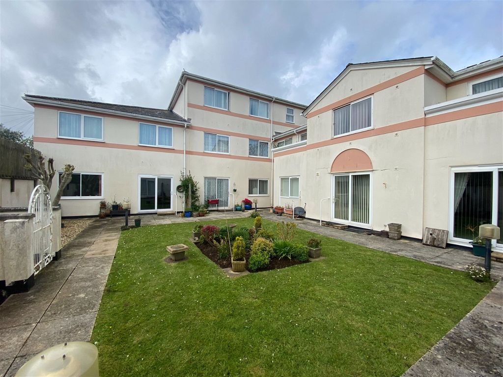 1 bed flat for sale in Fisher Street, Paignton TQ4, £80,000 Zoopla