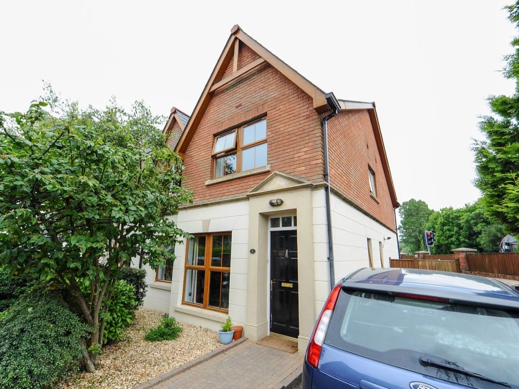 4 bed semidetached house for sale in Motte Lodge East Link Road