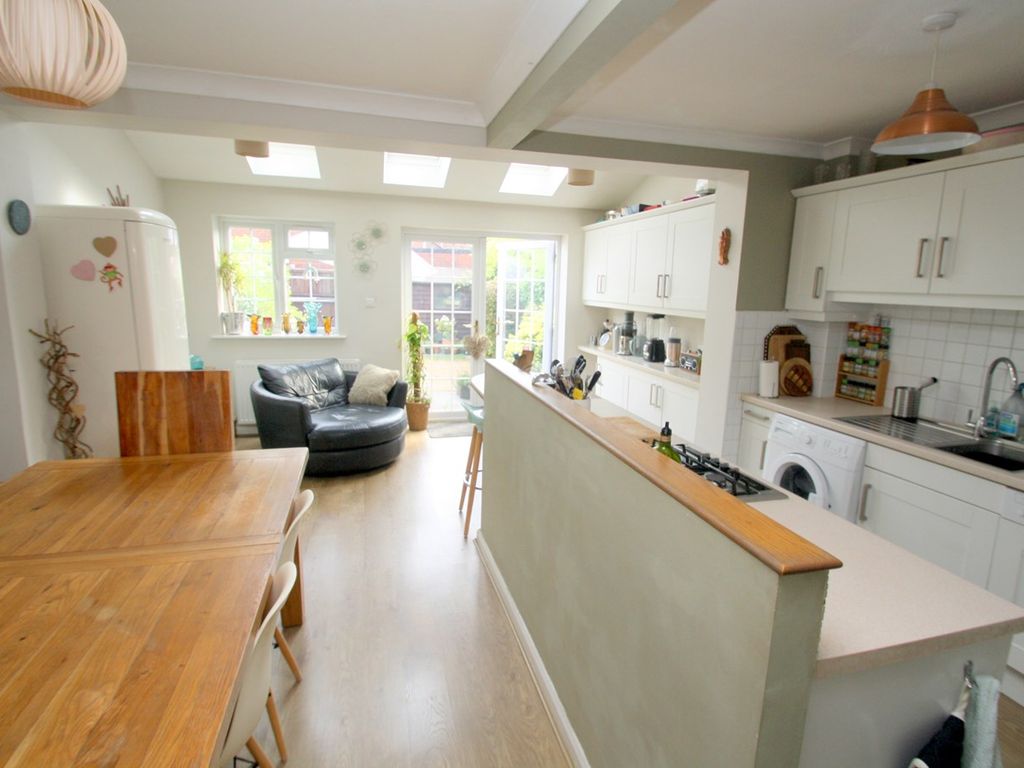 3 bed terraced house for sale in Shaftesbury Crescent, StainesUpon