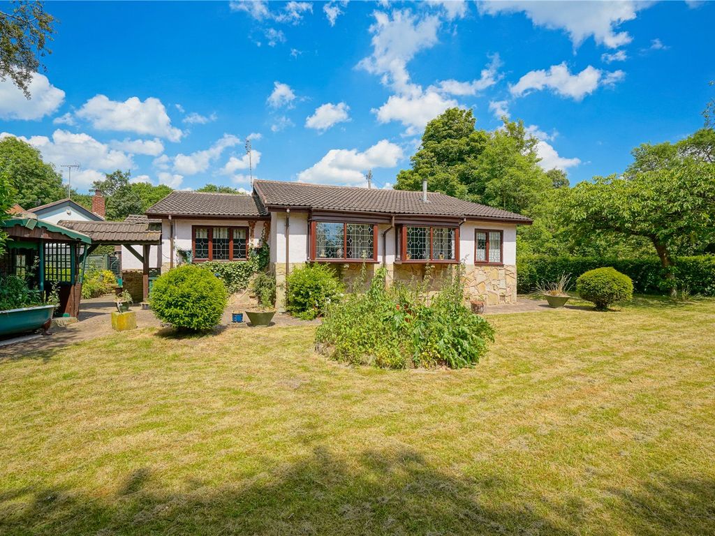 2 bed bungalow for sale in Palm Hollow Close, Wickersley, Rotherham