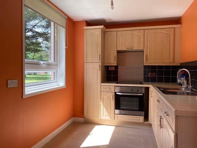 1 bed flat to rent in Pedley Court, Ripon Road, Blurton, StokeOnTrent