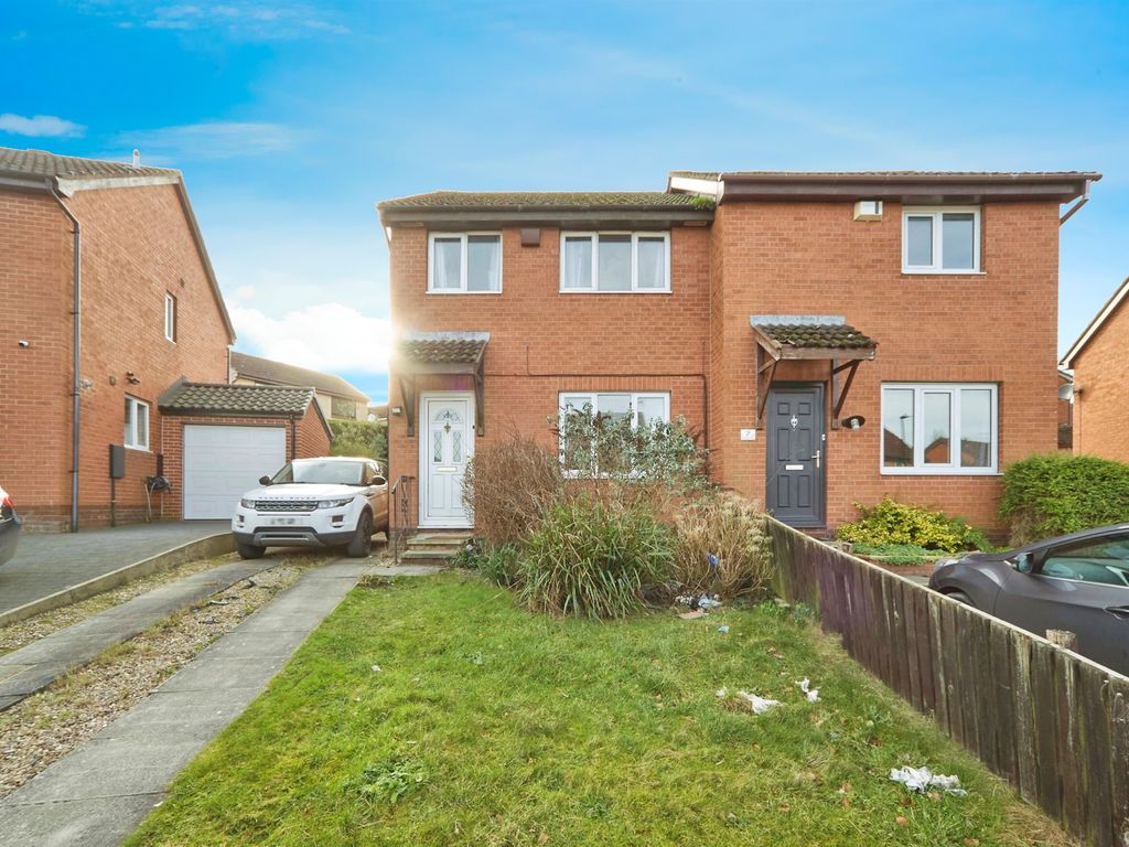 3 bed semidetached house for sale in Butterbur Way, Killinghall