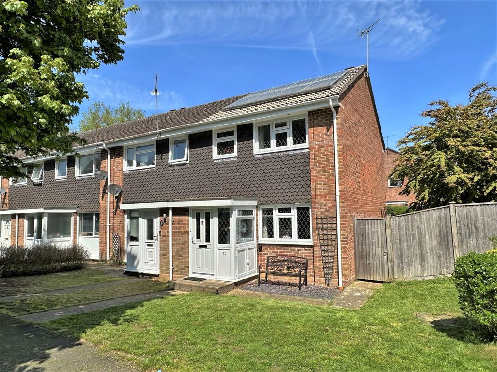 3 bed end terrace house for sale in Cambria Drive, Dibden, Southampton