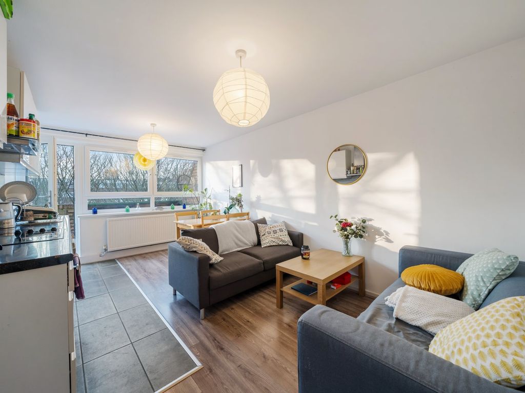 3 bed flat for sale in Carnoustie Drive, London, Islington N1 Zoopla