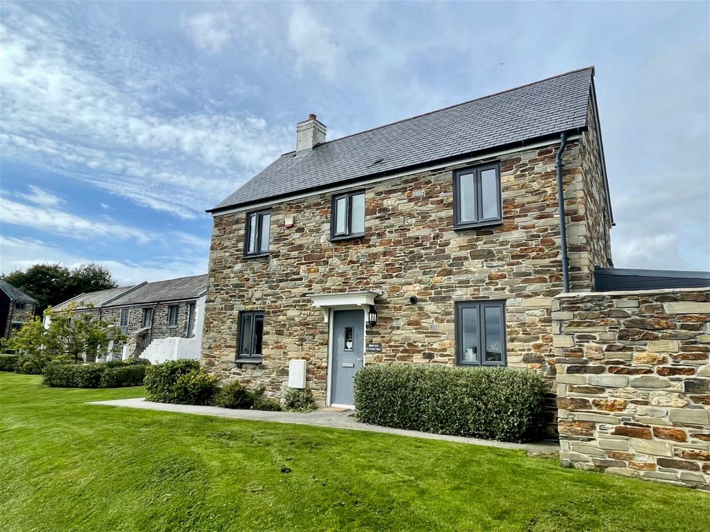 3 bed end terrace house for sale in Charlestown, Cornwall PL25, £