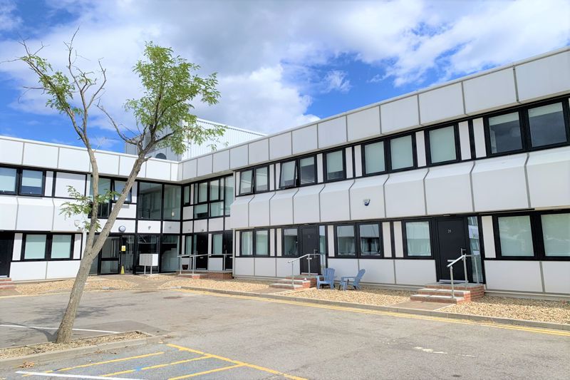 2 bed flat to rent in Welton Road, Swindon SN5 Zoopla