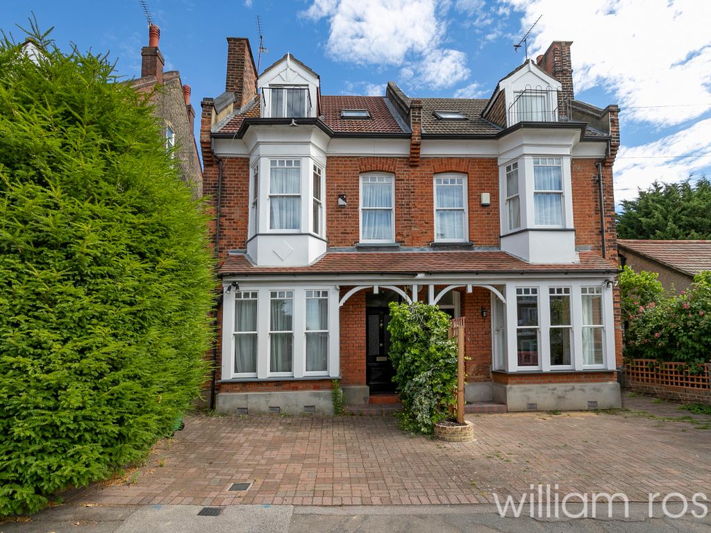 5 bed semidetached house to rent in Higham Road, Woodford Green IG8