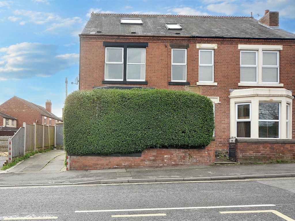 6 bed semidetached house for sale in Stanton Road, Ilkeston DE7, £