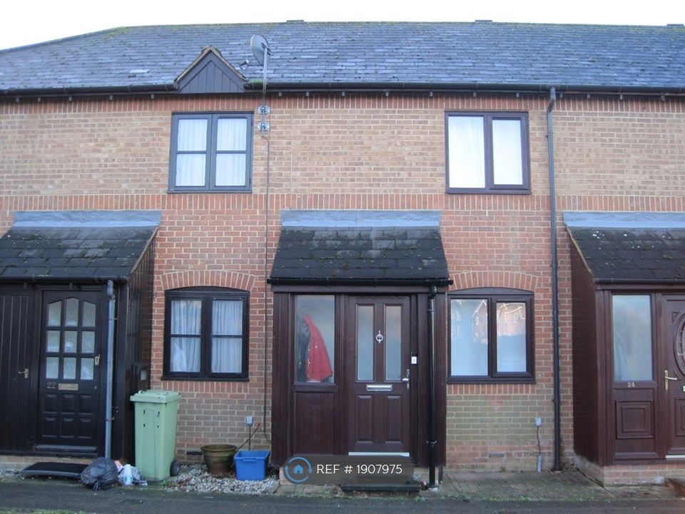 2 bed terraced house to rent in Woolrich Gardens, Stony Stratford