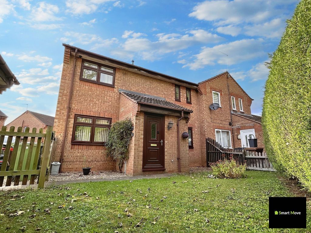 3 bed semidetached house for sale in Albany Walk, Peterborough