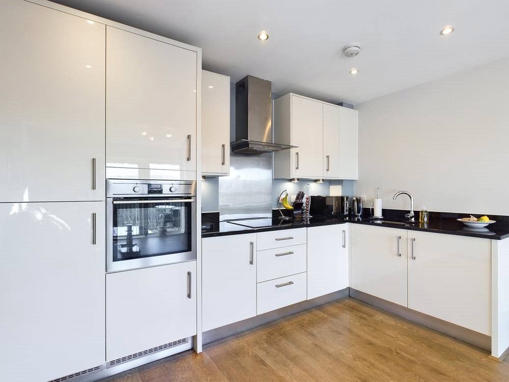 2 bed flat to rent in Sovereign Way, Tonbridge TN9 Zoopla