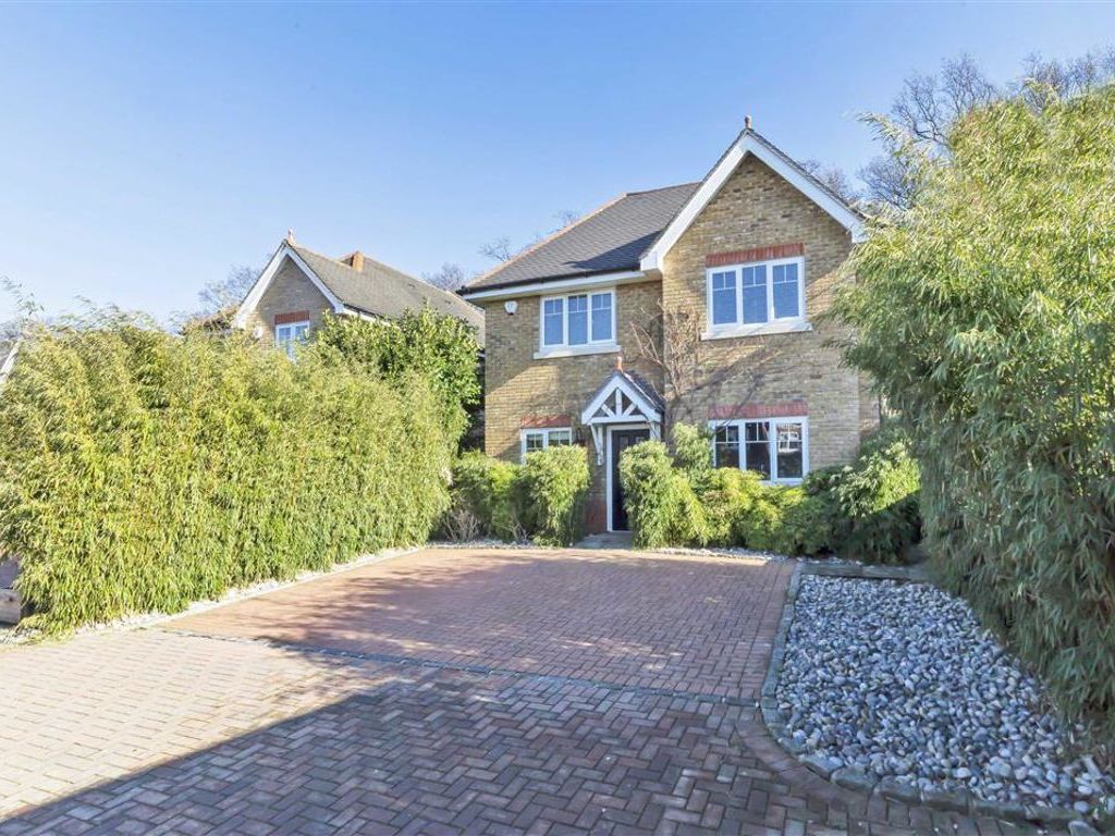 4 bed detached house to rent in Oakhurst Close, Kingston Upon Thames