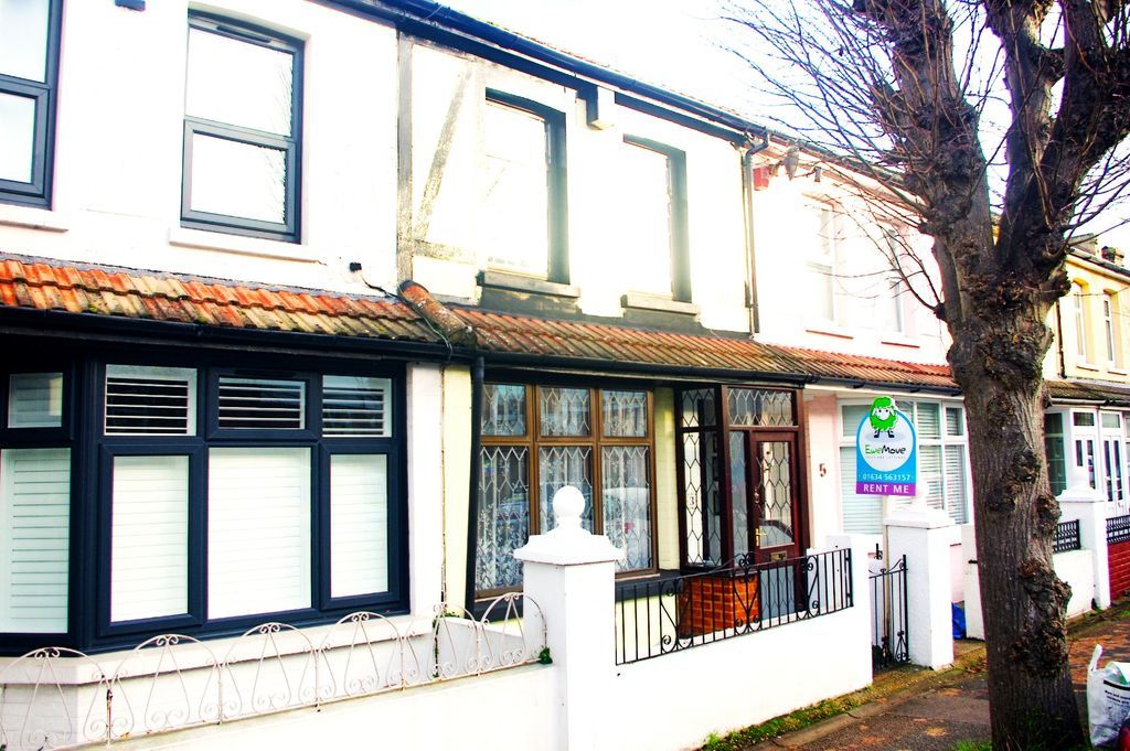 3 bed terraced house to rent in Alexandra Avenue, Gillingham ME7 Zoopla