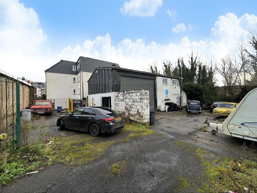 Light industrial for sale in Wistaston Road, Crewe CW2, £195,000 Zoopla