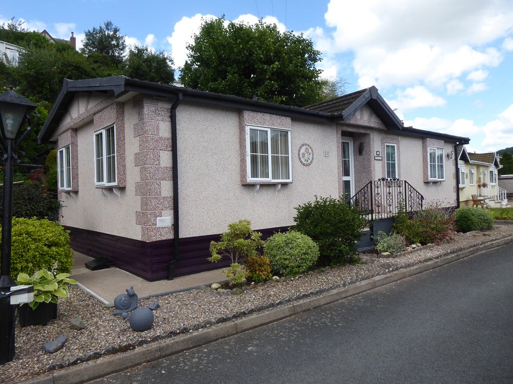 2 bed mobile/park home for sale in Linton Park, Worcester Road