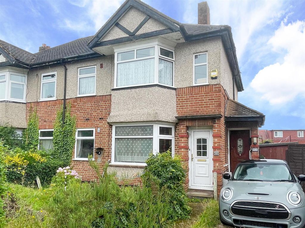 2 bed for sale in Errol Gardens, North Hayes UB4, £285,000