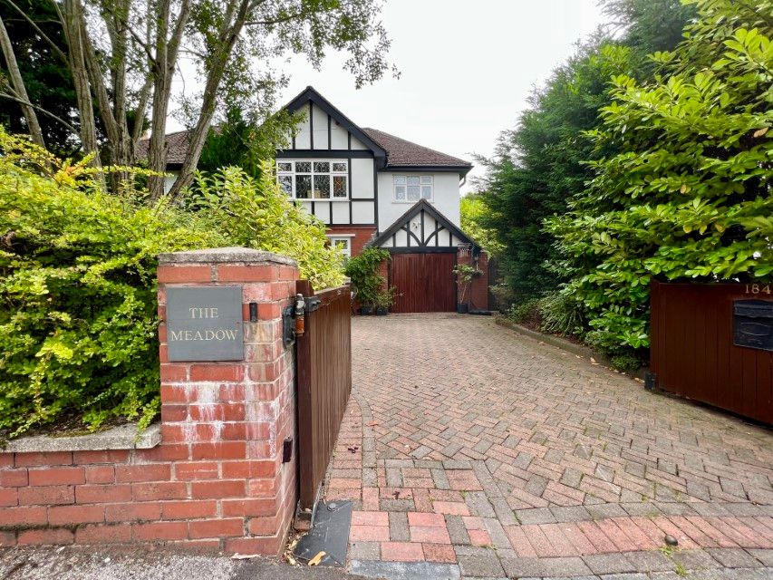 5 bed detached house to rent in Greenmount Lane, Bolton BL1 Zoopla