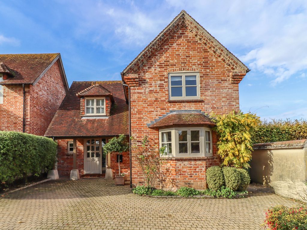 3 bed detached house for sale in Abbotts Ann, Andover, Hampshire SP11