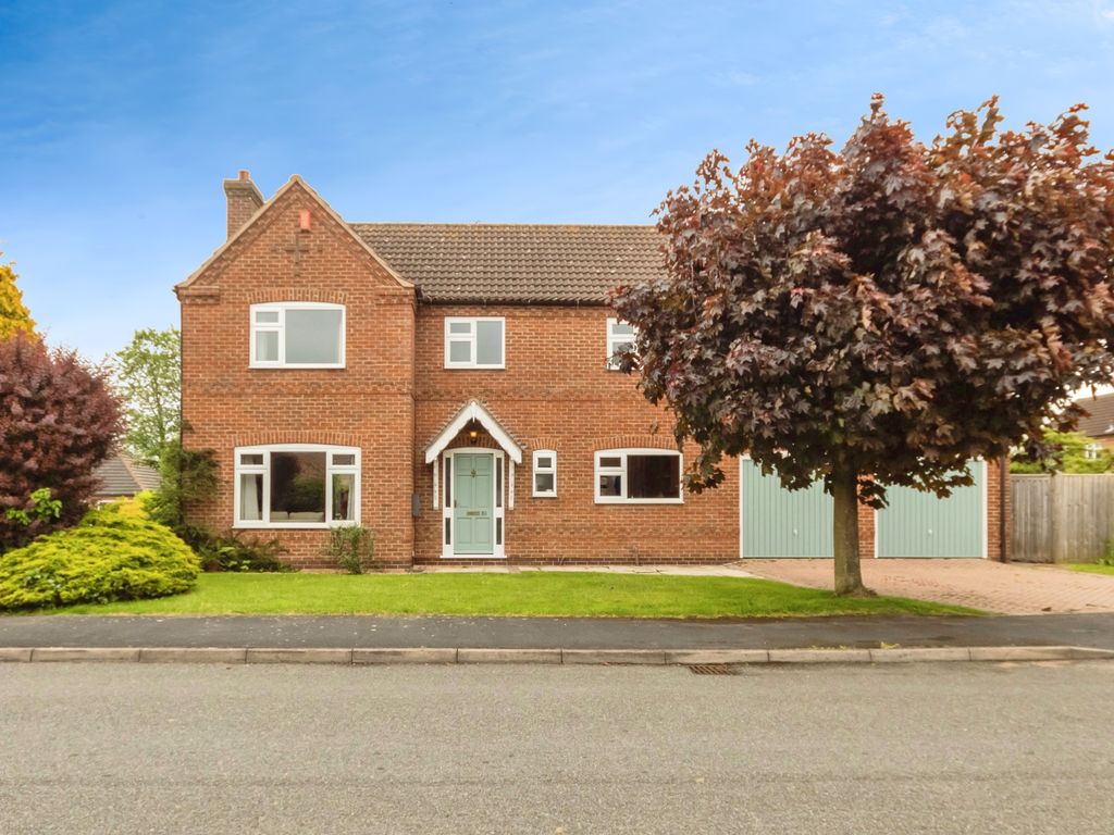 6 bed detached house for sale in The Pastures, Long Bennington, Newark