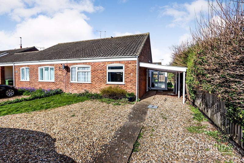 2 bed semidetached bungalow for sale in Chapel Close, Reepham, Norwich