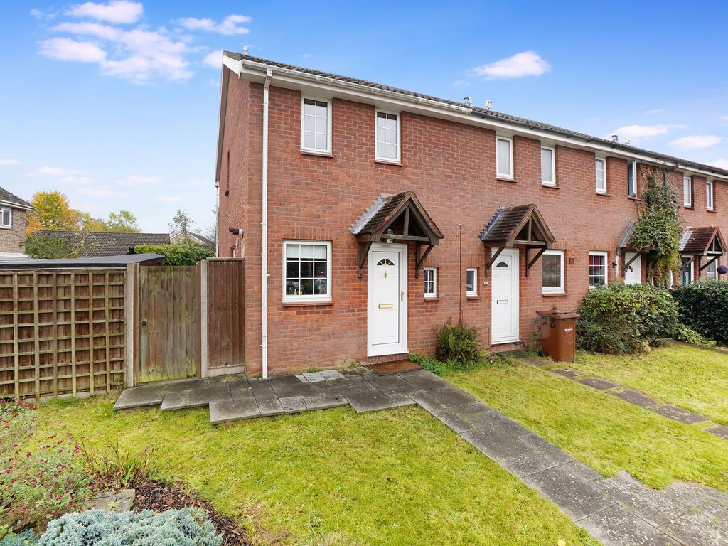 2 bed terraced house to rent in Weybridge Close, Chatham ME5, £1,150 pcm Zoopla