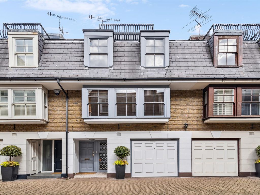 3 bed property for sale in St. Catherines Mews, London SW3, £2,675,000
