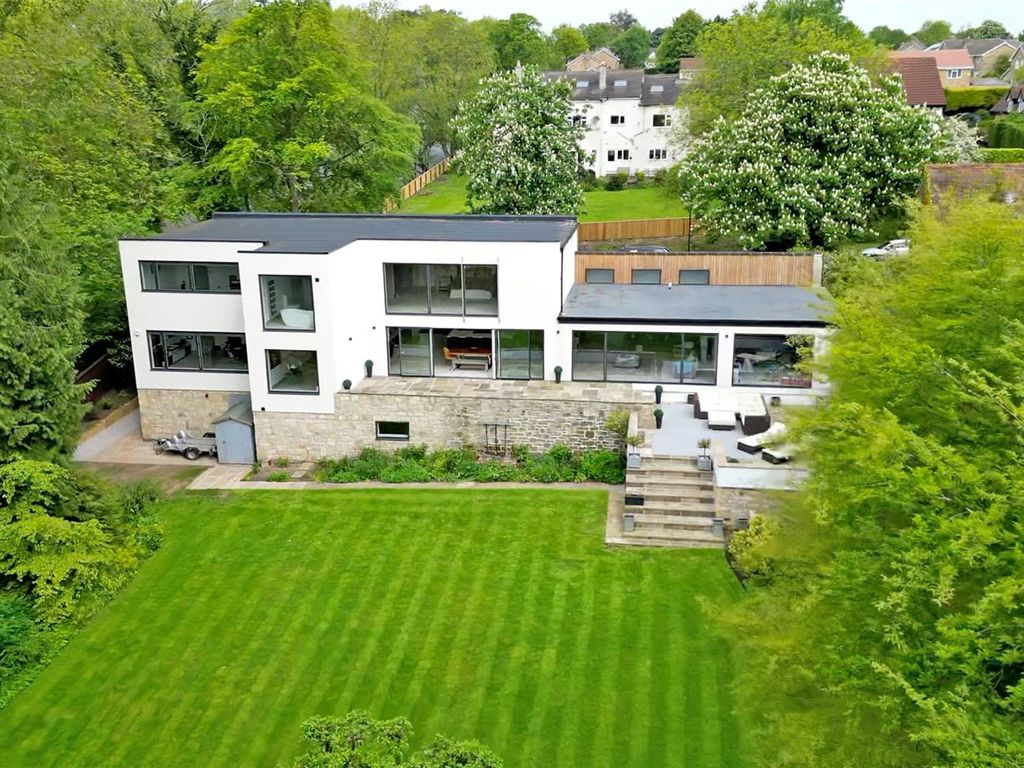 6 bed detached house for sale in Fulwith Road, Harrogate, North