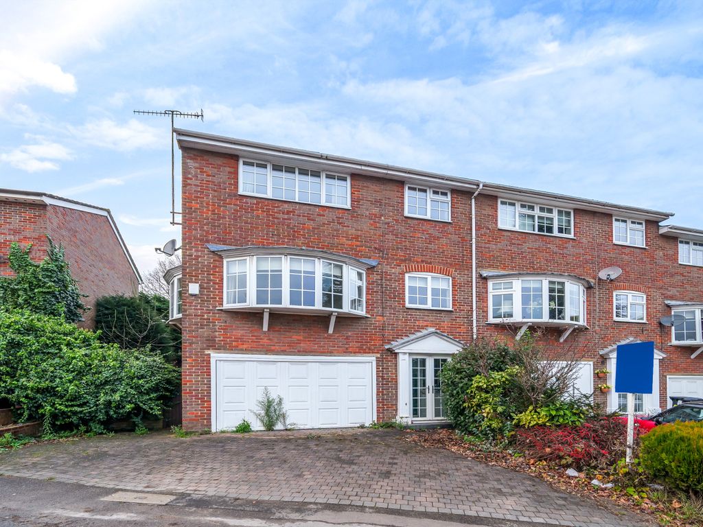 3 bed end terrace house for sale in Kings Road, HenleyOnThames
