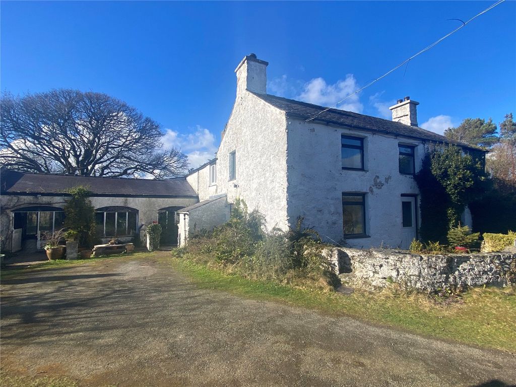 4 bed barn conversion for sale in Llanddona, Beaumaris, Anglesey, Sir