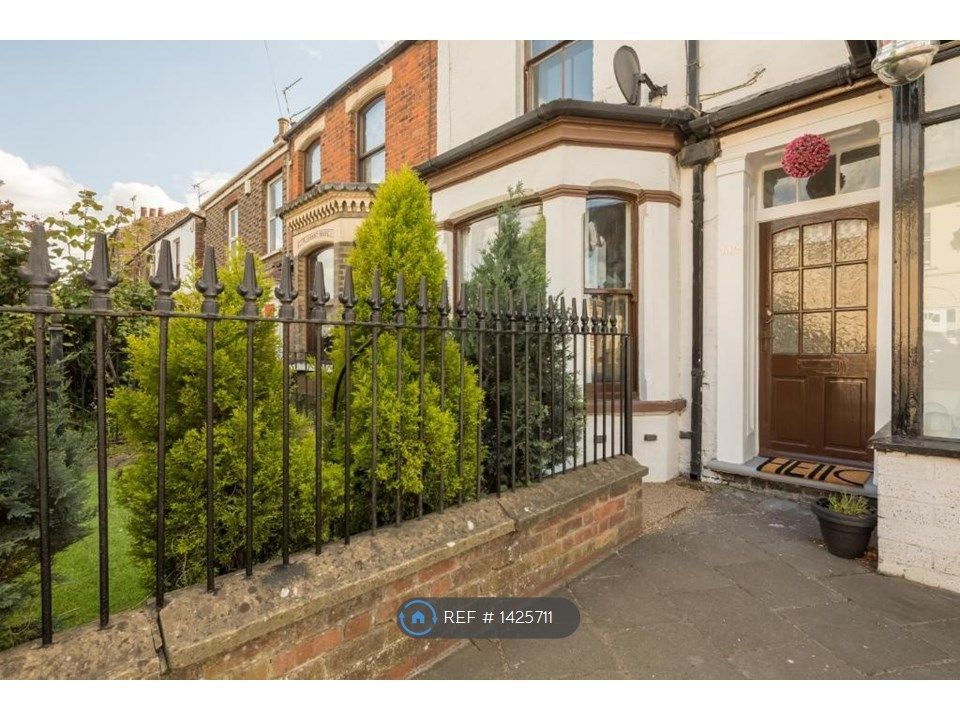 3 bed end terrace house to rent in London Road, King's Lynn PE30, £825