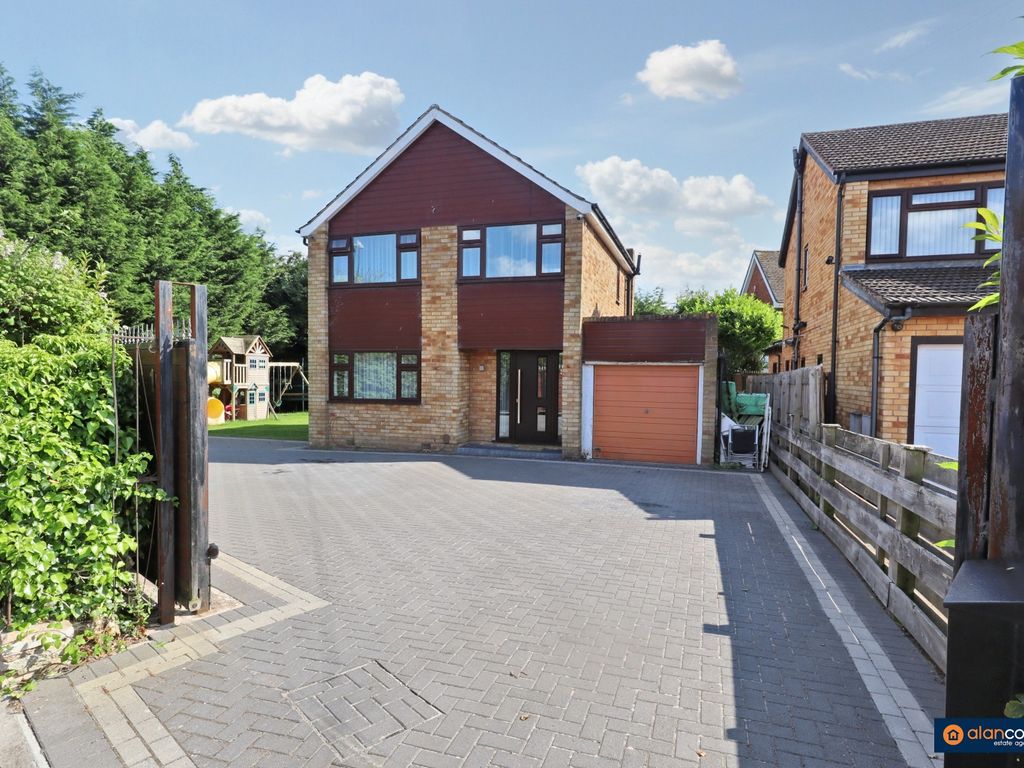 3 bed detached house for sale in Yewdale Crescent, Potters Green