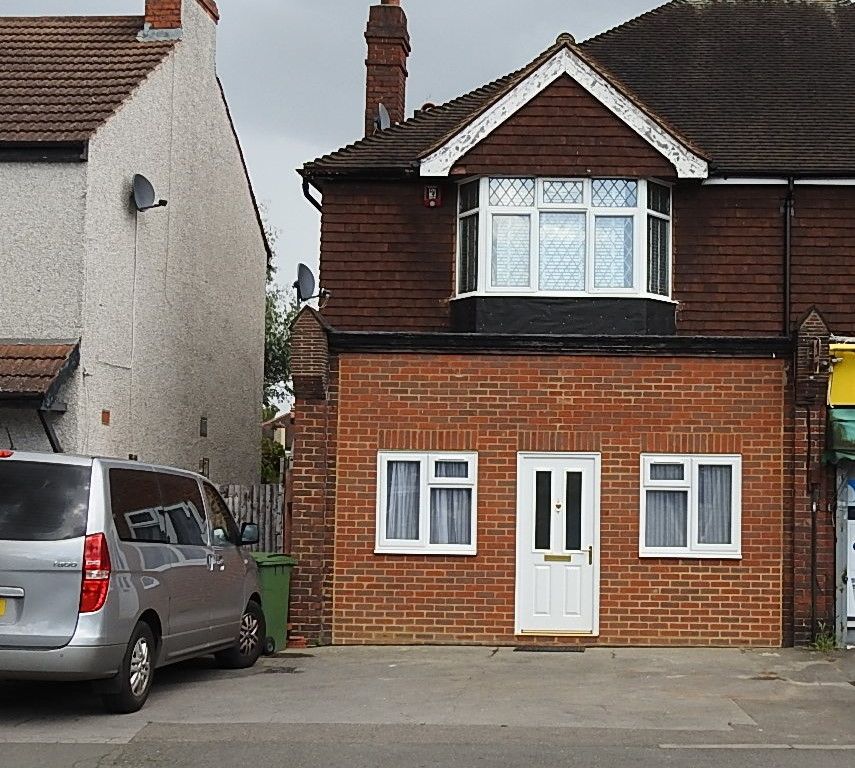 3 bed semidetached house for sale in Malden Road, Cheam SM3, £575,000