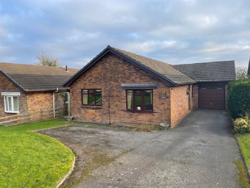 3 bed detached bungalow for sale in Carmarthen Road, Llandeilo