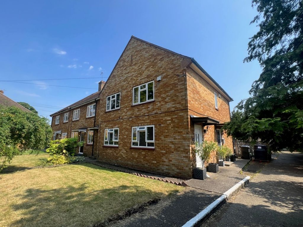 2 bed flat for sale in Cedar Court, Egham, Surrey TW20 Zoopla