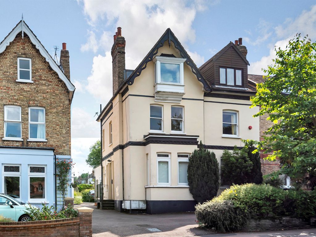 2 bed flat for sale in Chase Green Avenue, Enfield EN2 Zoopla