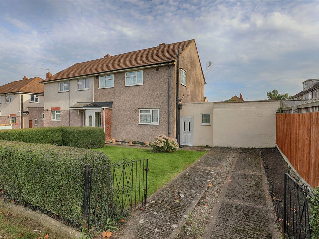 3 bed end terrace house for sale in Hesters Way Road, Cheltenham