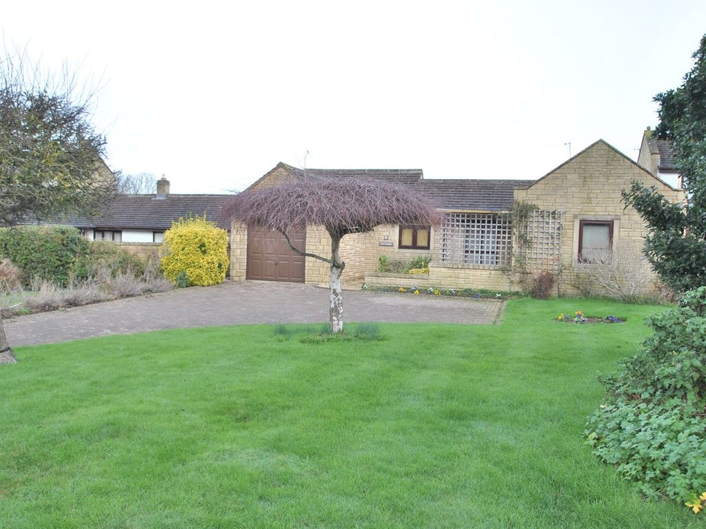 3 bed detached bungalow for sale in Woodmancote Vale, Woodmancote