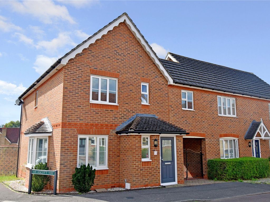 3 bed semidetached house for sale in Claremont Crescent, Newbury RG14