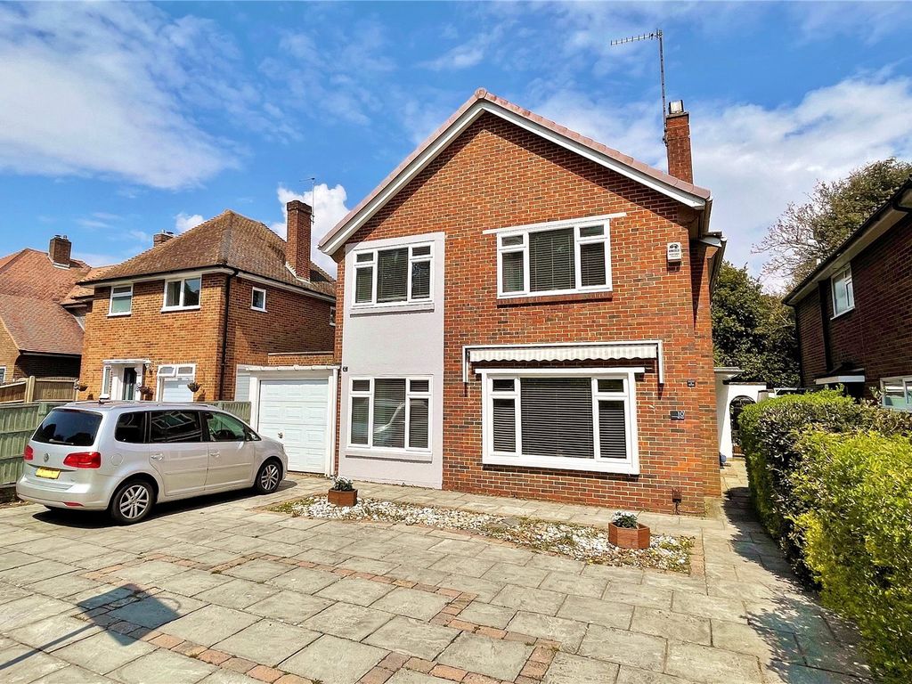 4 bed detached house for sale in Ilex Way, GoringBySea, Worthing
