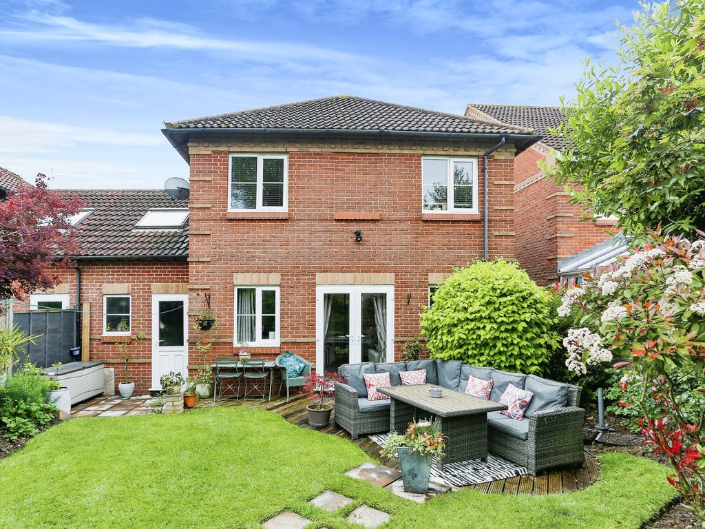4 bed linkdetached house for sale in Mansion House Gardens, Melton