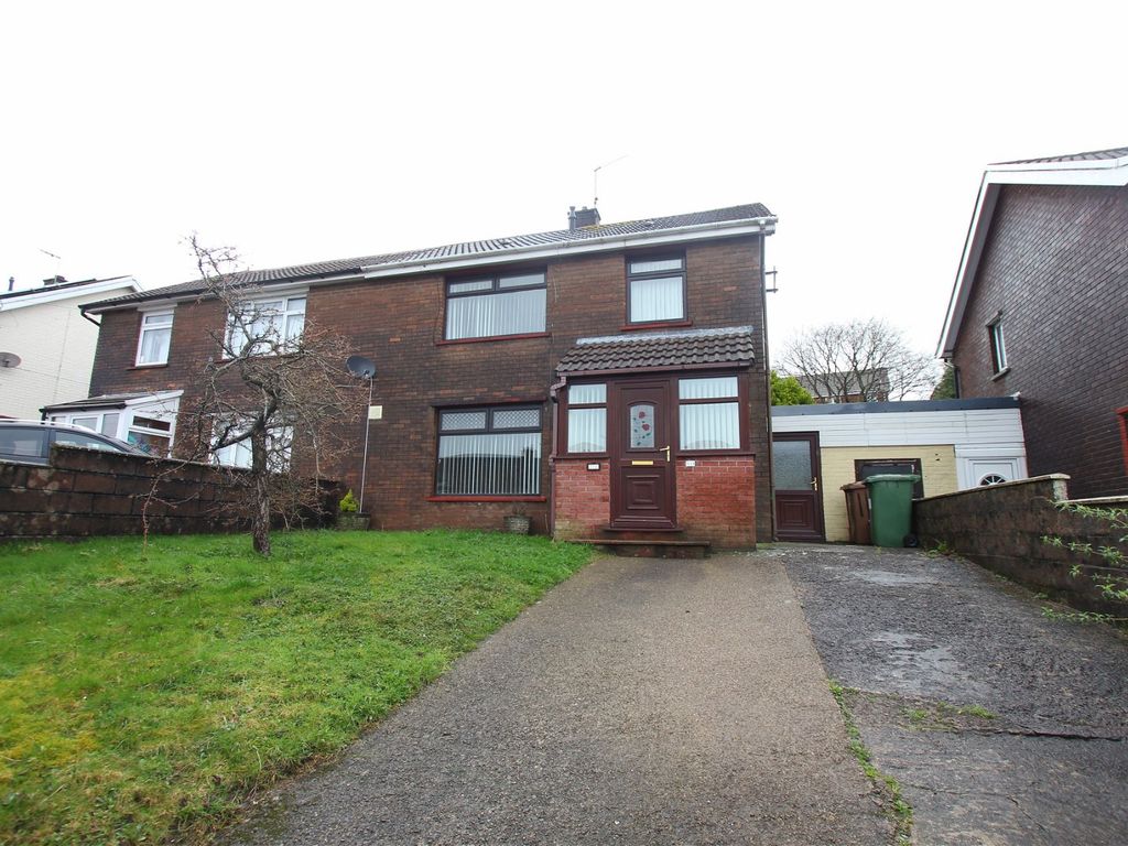 3 bed semidetached house to rent in PenYBryn, Caerphilly CF83, £900