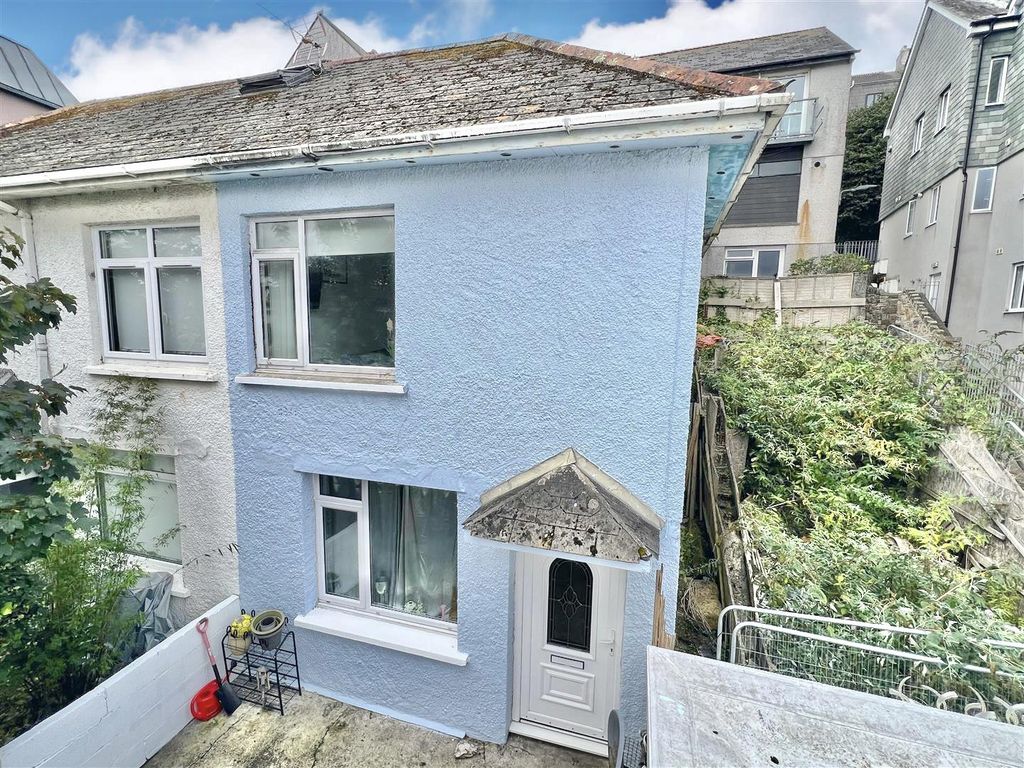 2 bed end terrace house for sale in Falmouth TR11, £215,000 Zoopla