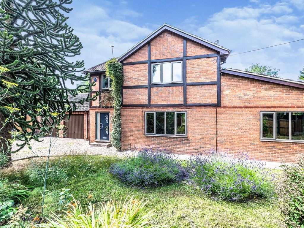 4 bed detached house for sale in Redhill Drive, Castleford WF10 Zoopla