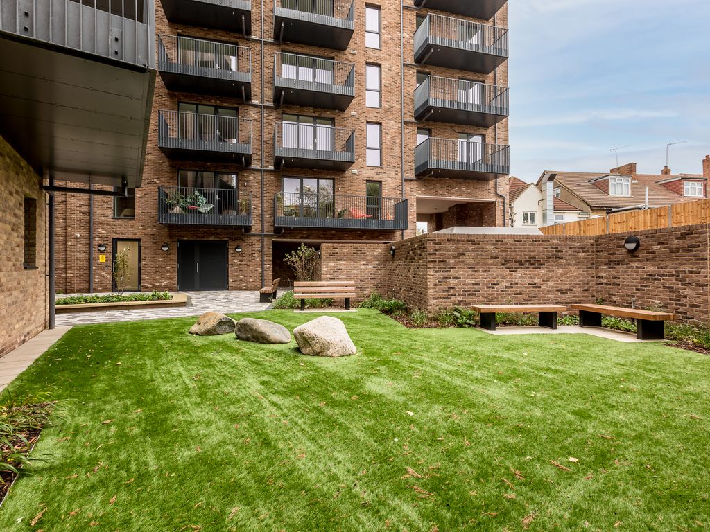 New home, 1 bed flat for sale in Western Avenue, Perivale, Ealing