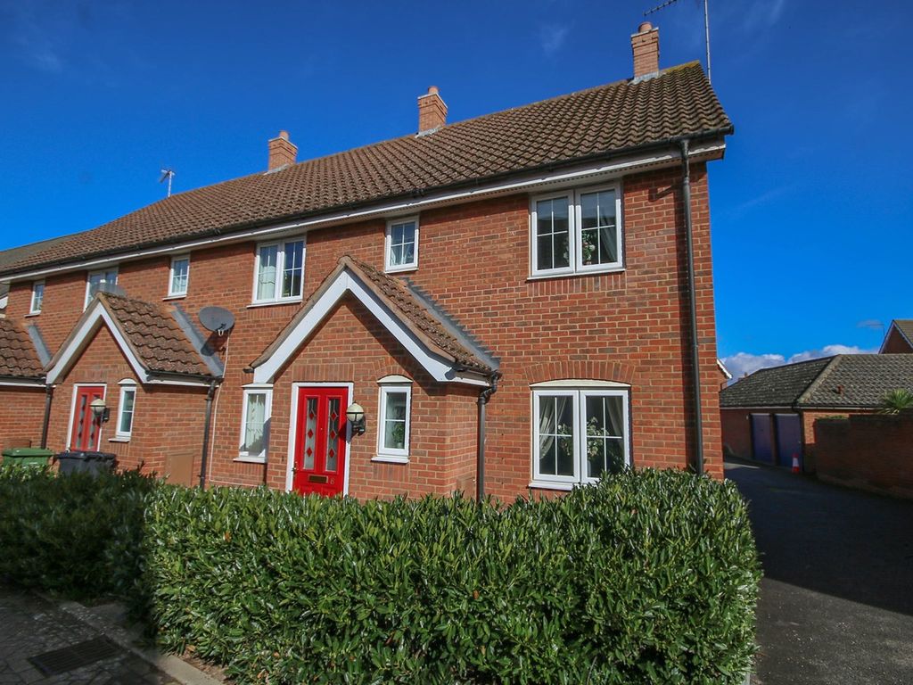 2 bed end terrace house for sale in Tyrrell Crescent, South Wootton