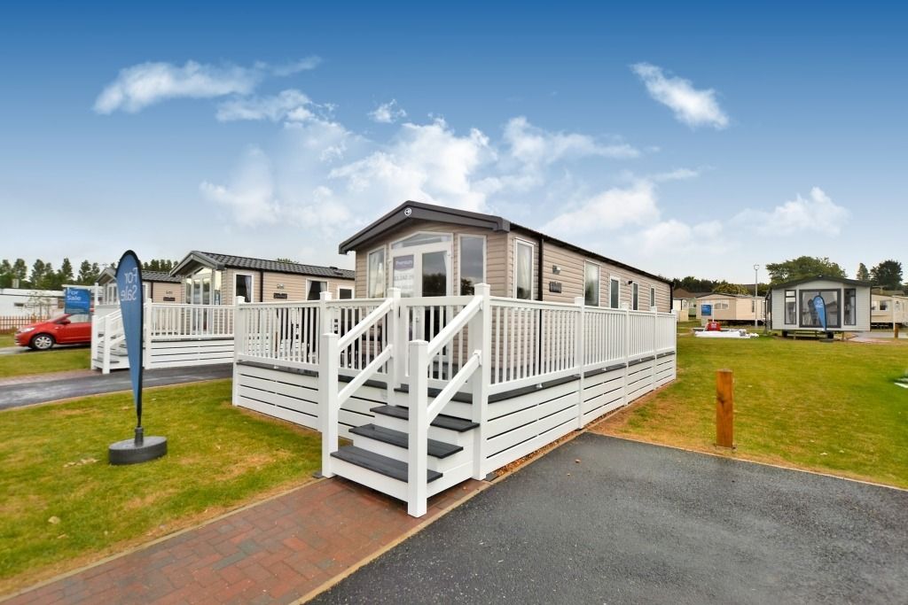 2 bed mobile/park home for sale in Bordeaux, Manor Park, Hunstanton