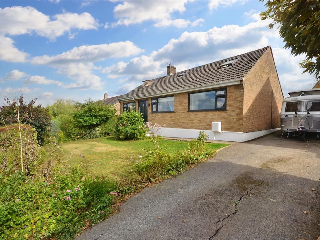 4 bed detached bungalow for sale in Phillips Road, Marnhull