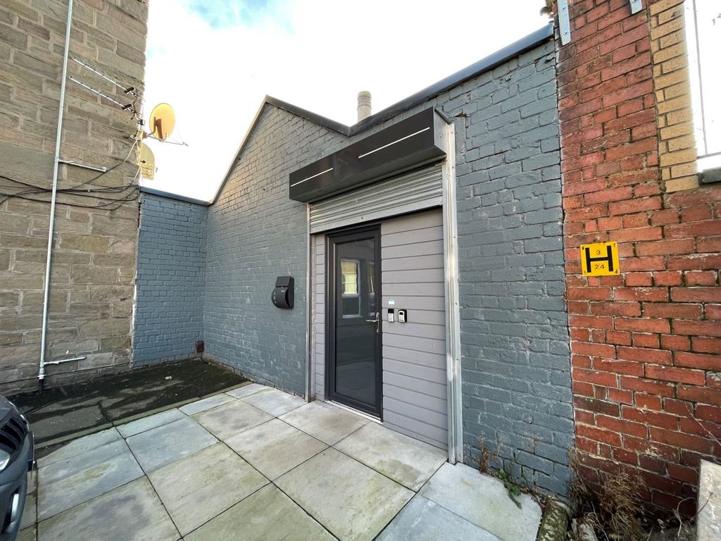 13B Lawside Dye Works, 47 Byron Street, Dundee DD3  